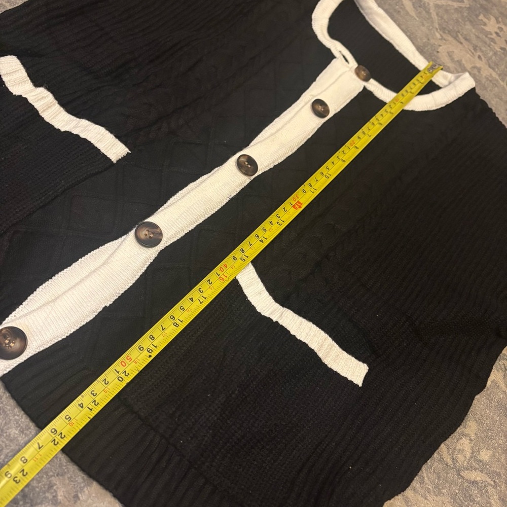 Oversized Knit Cardigan - Picture 10 of 10